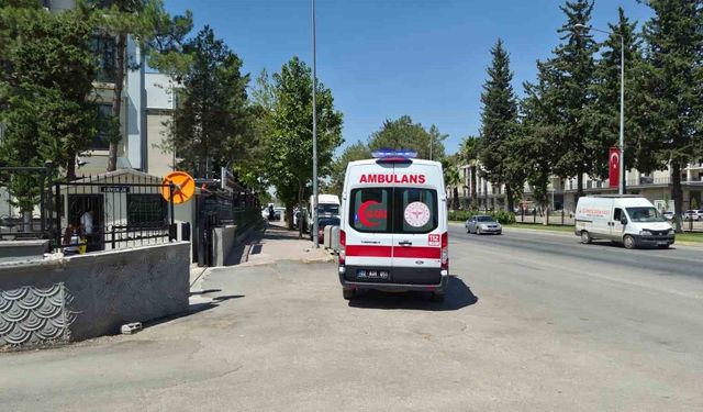 Hafif ticari aracın çarptığı yaya yaralandı