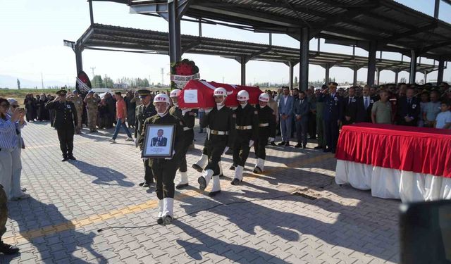 Hava Harp Okulu öğrencisi Veli Bilgin, memleketi Niğde'de son yolculuğuna uğurlandı