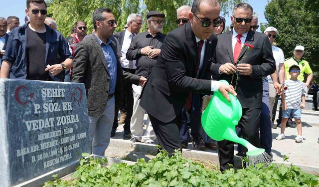 Iğdır'da şehitler kabirleri başında anıldı