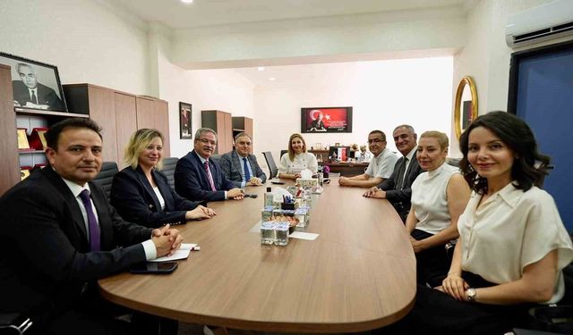 İl Milli Eğitim Müdürü Dr. Arpacı'dan LGS başarısıyla öne çıkan Gaziantep Kolej Vakfı Özel Okullarına anlamlı ziyaret