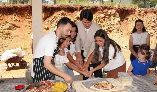 Köyceğiz'de 'Her Çocuğa Bir Dilim Mutluluk' projesi hayata geçirildi