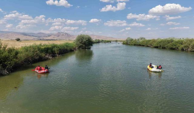 Murat Nehri'nde kaybolan Berat'ı arama çalışmaları 7. gününde