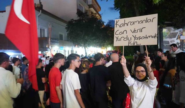 Niğde'de 15 Temmuz'un 10. yılında fener alayı ve demokrasi nöbeti
