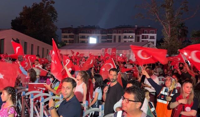 Osmaniye'de demokrasi ve milli birlik yürüyüşü