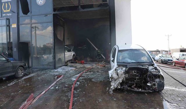 Oto tamirhanesinde yangın: 5 kişi dumandan etkilendi