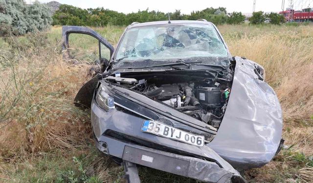 Otomobilin kağıt gibi savrulduğu kazada 4 kişi yaralandı