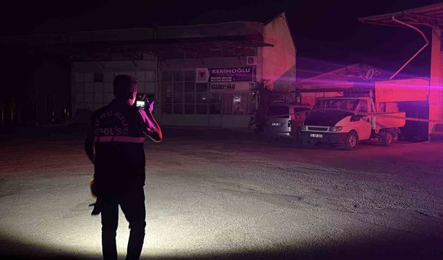 Park halindeki kamyonetten düşen şahıs ağır yaralandı