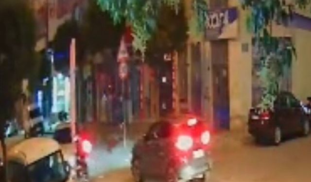 Park yerinden çıkan otomobile çarpan motosikletli yaralandı