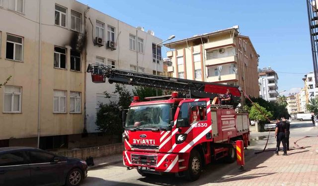 Personel lojmanı olarak kullanılan daire yandı: 1 kişi dumandan etkilendi