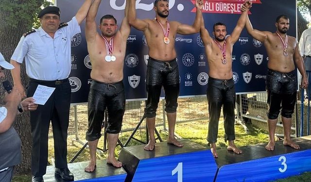 Sakarya Büyükşehir sporcularından 2 farklı branşta derece