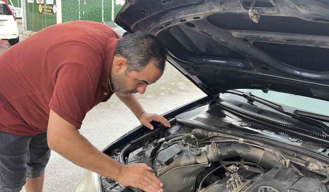Şiddetli yağış Osmaniye'yi vurdu, araçlar ve iş yerleri sular altında kaldı