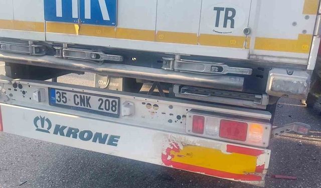 Susurluk'ta tır ile aracın çarpıştığı kazada 1 kişi yaralandı