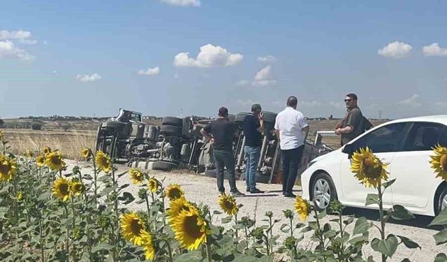 Tekirdağ'da devrilen tırın sürücüsü yaralandı