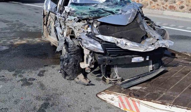 Tünel çıkışında kamyona çarpan otomobil takla attı: 1 yaralı