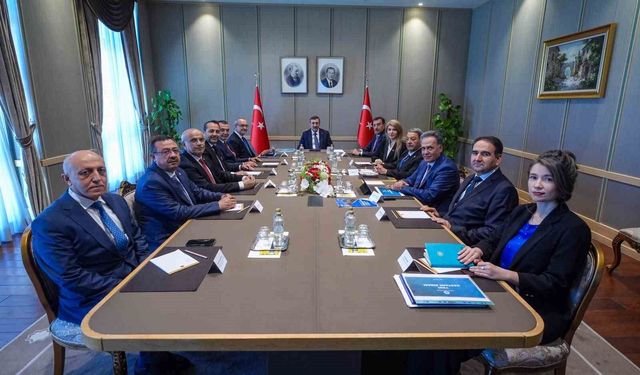 Turgut Özal Tıp Merkezi'nin ihtiyaçları Cumhurbaşkanı Yardımcısı Cevdet Yılmaz'a aktarıldı