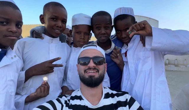 UKABDER gönüllüsü Afrika'da yetimlere abi oldu