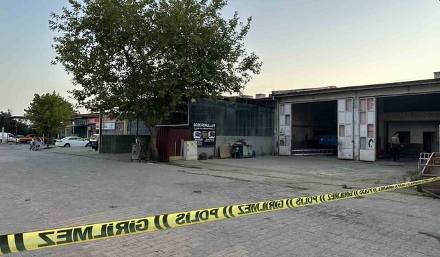 Uşak'ta iki esnaf arasındaki tartışma silahlı kavgaya dönüştü: 13 yaralı
