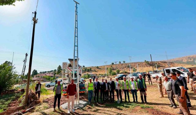Vali Karakaya: 'Bölgedeki jeotermal potansiyelin ortaya çıkarılması enerji üretimi, tarımsal sera işletmeciliği, termal turizm ve bölgesel istihdam açısından önemli katkılar sunma potansiyeli barındırmaktadır'