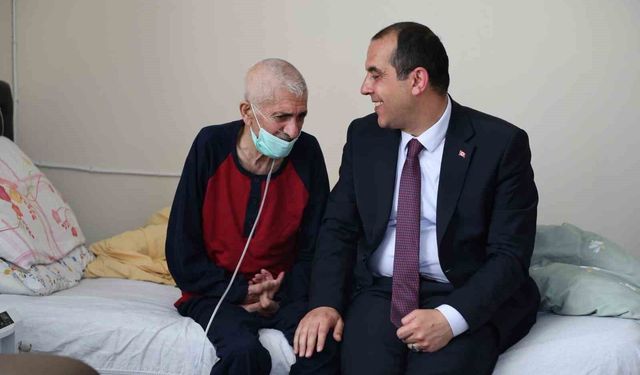 Vali Taşolar'dan, Tuzluca Şehit ve Gazi Aileleri Derneği Başkanı Türkan'a geçmiş olsun ziyareti