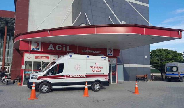 Yayaya çarpan motosiklete arkadan gelen motosiklet çarptı: 3 yaralı