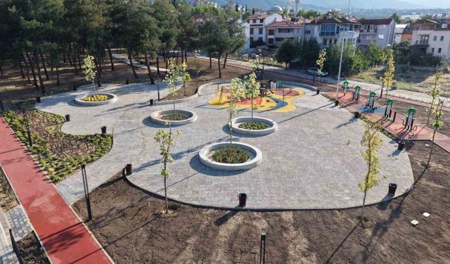 Yenişehir Mahallesi'ndeki 7 bin 670 metrekarelik park yenilendi