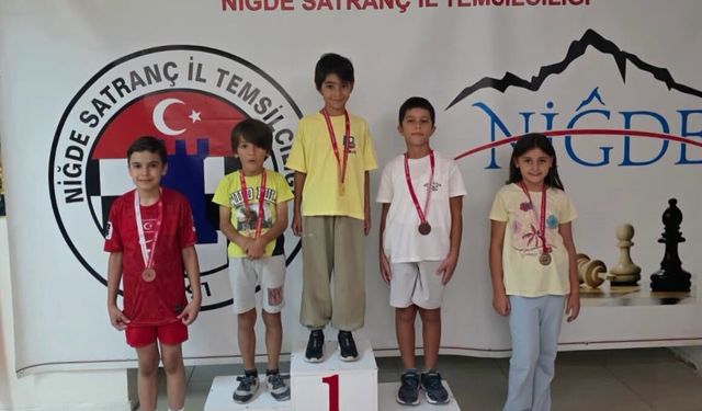 30 Ağustos Zafer Bayramı Satranç Turnuvası'nda şampiyonlar belli oldu