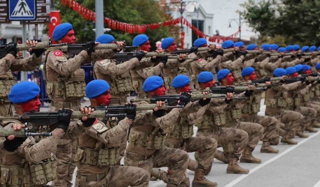 30 Ağustos Zafer Bayramı'nda jandarma komandolardan mest eden gösteri