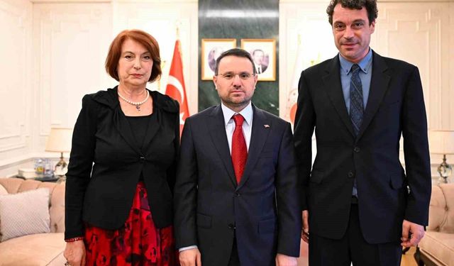 Adalet Bakanı Gürlek, 33 yıl önce öldürülen gazeteci Uğur Mumcu'nun ailesi ile bir araya geldi