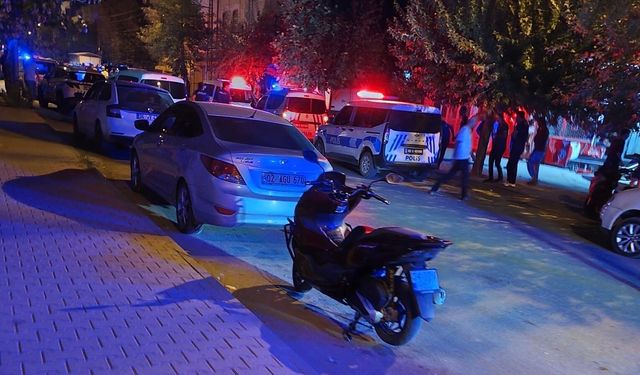 Adıyaman'da akrabalar arasında kavga: 1'i polis 4 yaralı