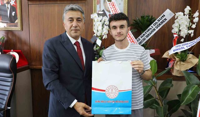 Ağrılı öğrenci Kur'an-ı Kerim'i Güzel Okuma Yarışması'nda Türkiye ikincisi oldu