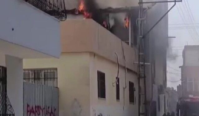 Aile sağlığı merkezinin çatısında korkutan yangın