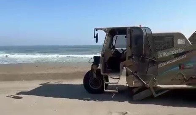 Akçakoca'da plajlarda temizlik ve kum tesviyesi çalışması