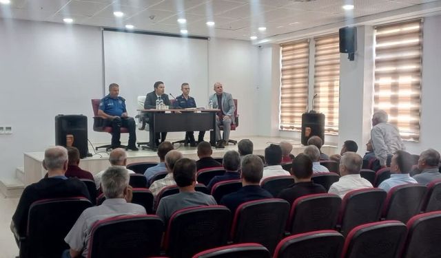 Aydıntepe'de muhtarlarla istişare toplantısı yapıldı, pazar esnafı ziyaret edildi