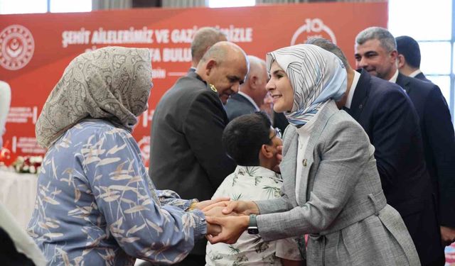 Bakan Göktaş, Mardin'de şehit aileleri ve gazilerle vefa buluşmasında bir araya geldi