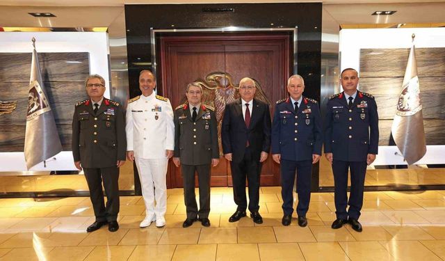 Bakan Güler, Hava Kuvvetleri Komutanlığında devir teslim törenine katıldı