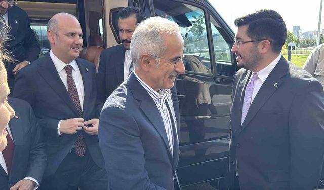 Bakan Uraloğlu, Kayseri'de gençlerle buluştu