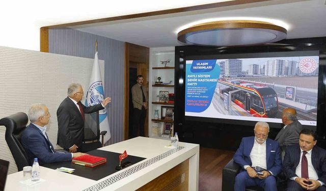 Bakan Uraloğlu: 'Kayseri'nin ulaştırma problemleriyle dertlenmeye devam edeceğiz'