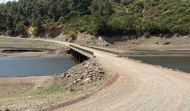 Baraj suları çekildi, köprü ulaşıma açıldı