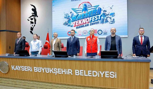Başkan Büyükkılıç, TEKNOFEST gençliğiyle buluştu: 'Kayseri'yi bilim ve teknolojinin merkezi yapacağız'