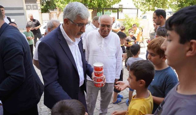 Başkan Hallaç, Muhammediye Camii'nde minik gönüllere dokundu