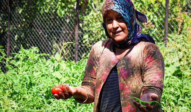 Başkan Tugay sözünü tuttu: Beydağlı çiftçinin 30 yıllık su hasreti sona erdi