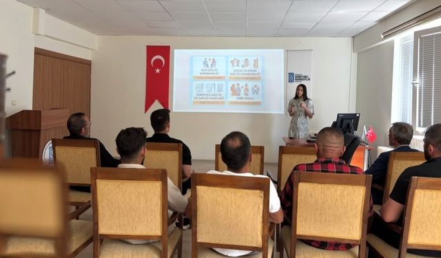 Bayburt DSM'de sigara ve madde bağımlılığı semineri düzenlendi