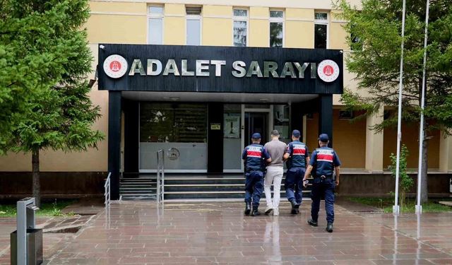 Bayburt'ta 4 yıl hapis cezası bulunan firari hükümlü yakalandı