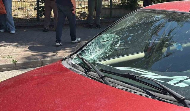 Bolu'da yaya geçidinde otomobil yaşlı adama çarptı: 1 yaralı