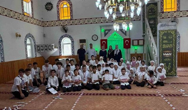Burhaniye' de çocukların hatim sevinci