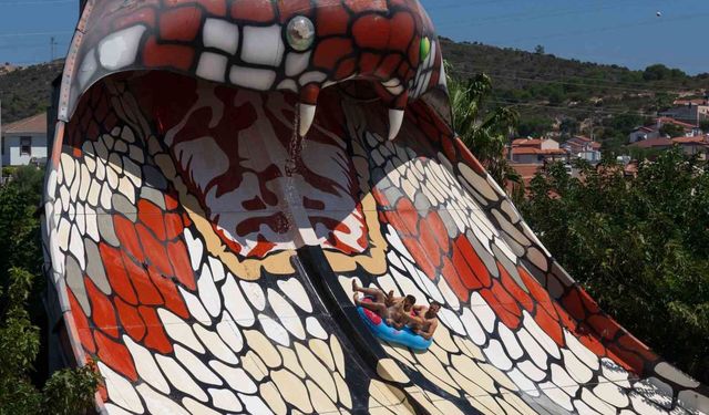 Büyükşehir'den gençlere aquapark keyfi