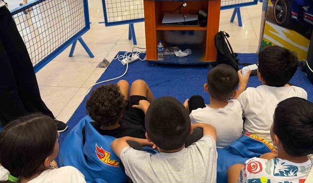 Ceylan Karavil Park AVM'de Hot Wheels heyecanı