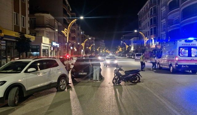 Çorum'da otomobil ile motosiklet çarpıştı: 1 yaralı