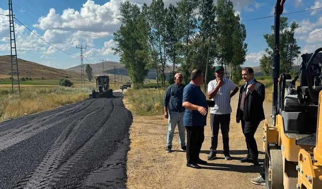 Demirözü'nde kaymakamdan vatandaş ve yol çalışmalarına ziyaret