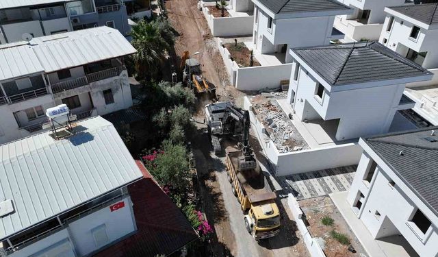 Didim Belediyesi Akbük'te yol yapım çalışmalarını genişletiyor